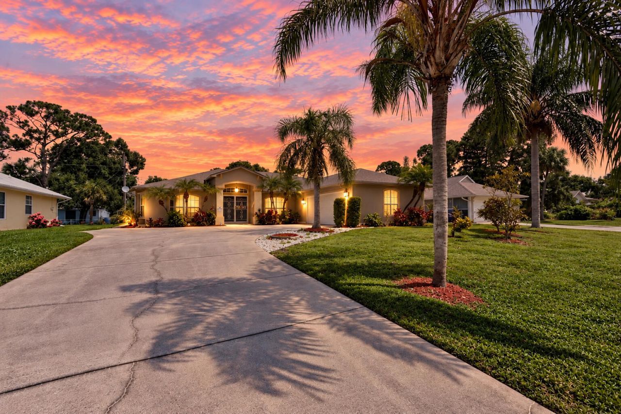 173 Easy Street, Sebastian, FL 32958 Main Photo