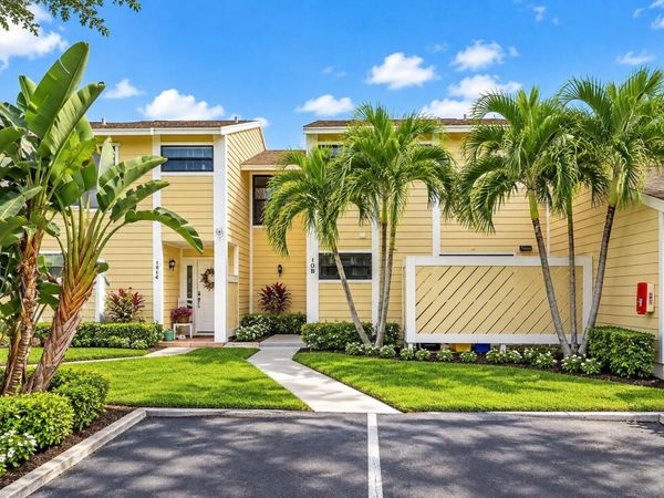 502 Lakewood Drive, Unit 10B, Jupiter, FL 33458
