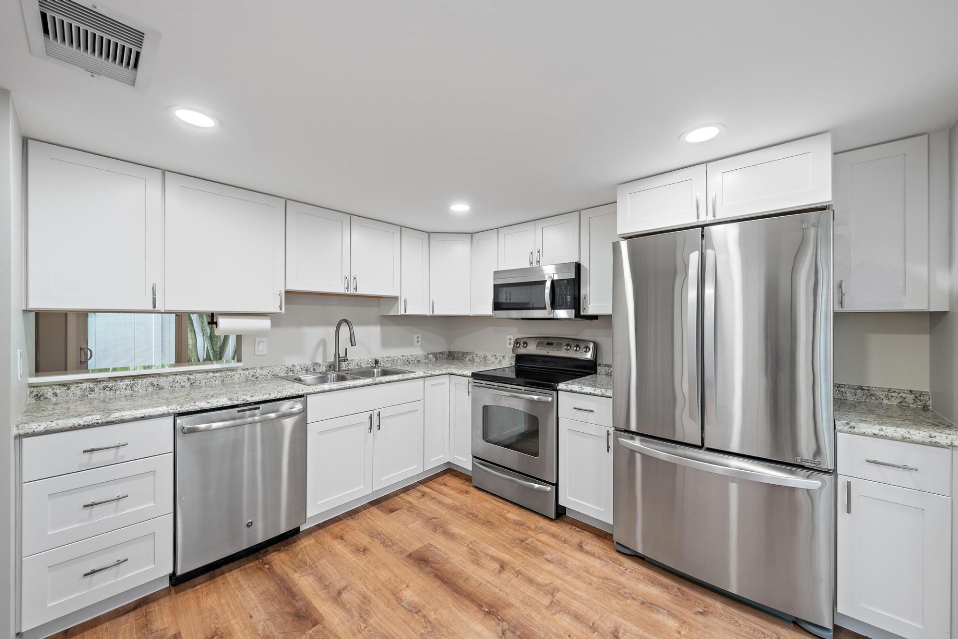 502 Lakewood Drive, Unit 10B, Jupiter, FL 33458 Photo
