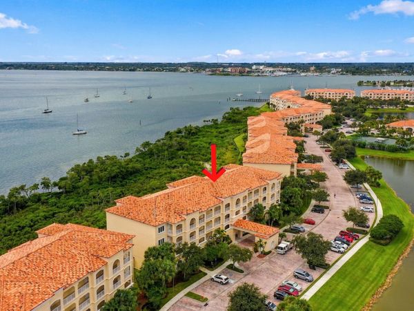 24 Harbour Isle Drive W, Unit 204, Fort Pierce, FL 34949