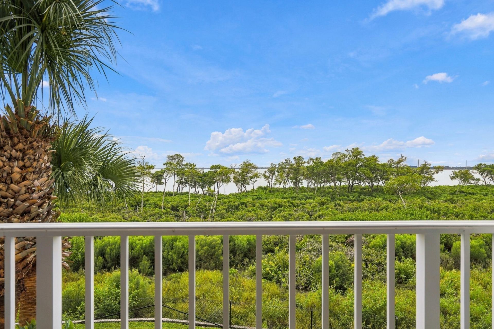 24 Harbour Isle Drive W, Unit 204, Fort Pierce, FL 34949 Photo
