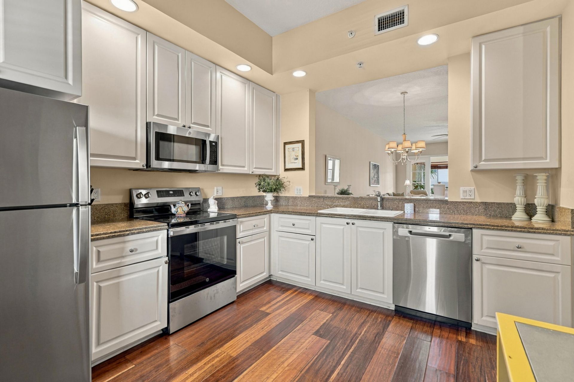 24 Harbour Isle Drive W, Unit 204, Fort Pierce, FL 34949 Photo