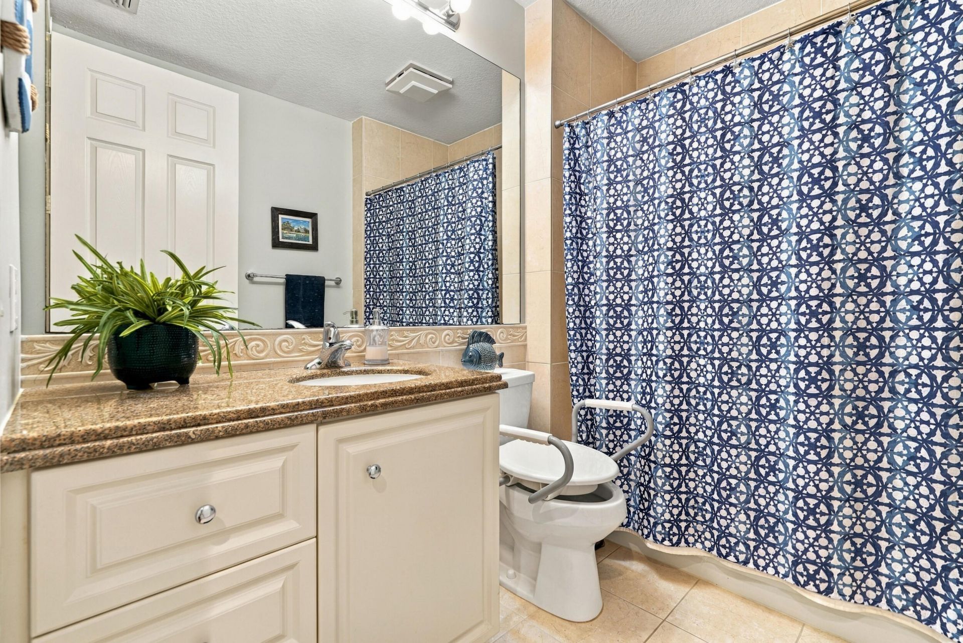 24 Harbour Isle Drive W, Unit 204, Fort Pierce, FL 34949 Photo