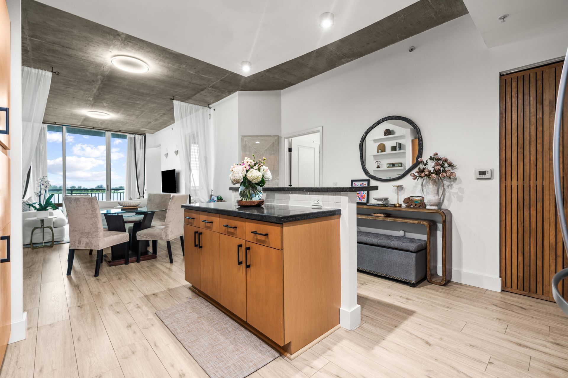 300 S Australian Avenue, Unit 425, West Palm Beach, FL 33401 Photo