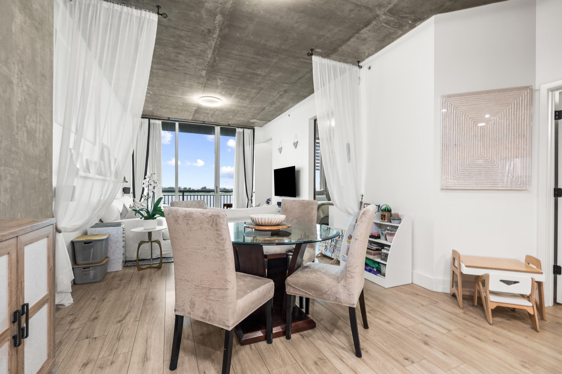 300 S Australian Avenue, Unit 425, West Palm Beach, FL 33401 Photo