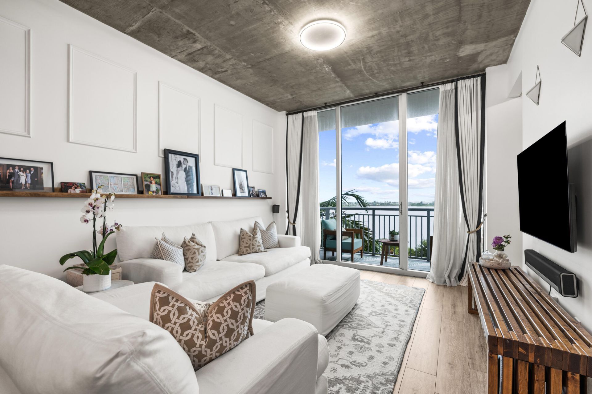 300 S Australian Avenue, Unit 425, West Palm Beach, FL 33401 Photo