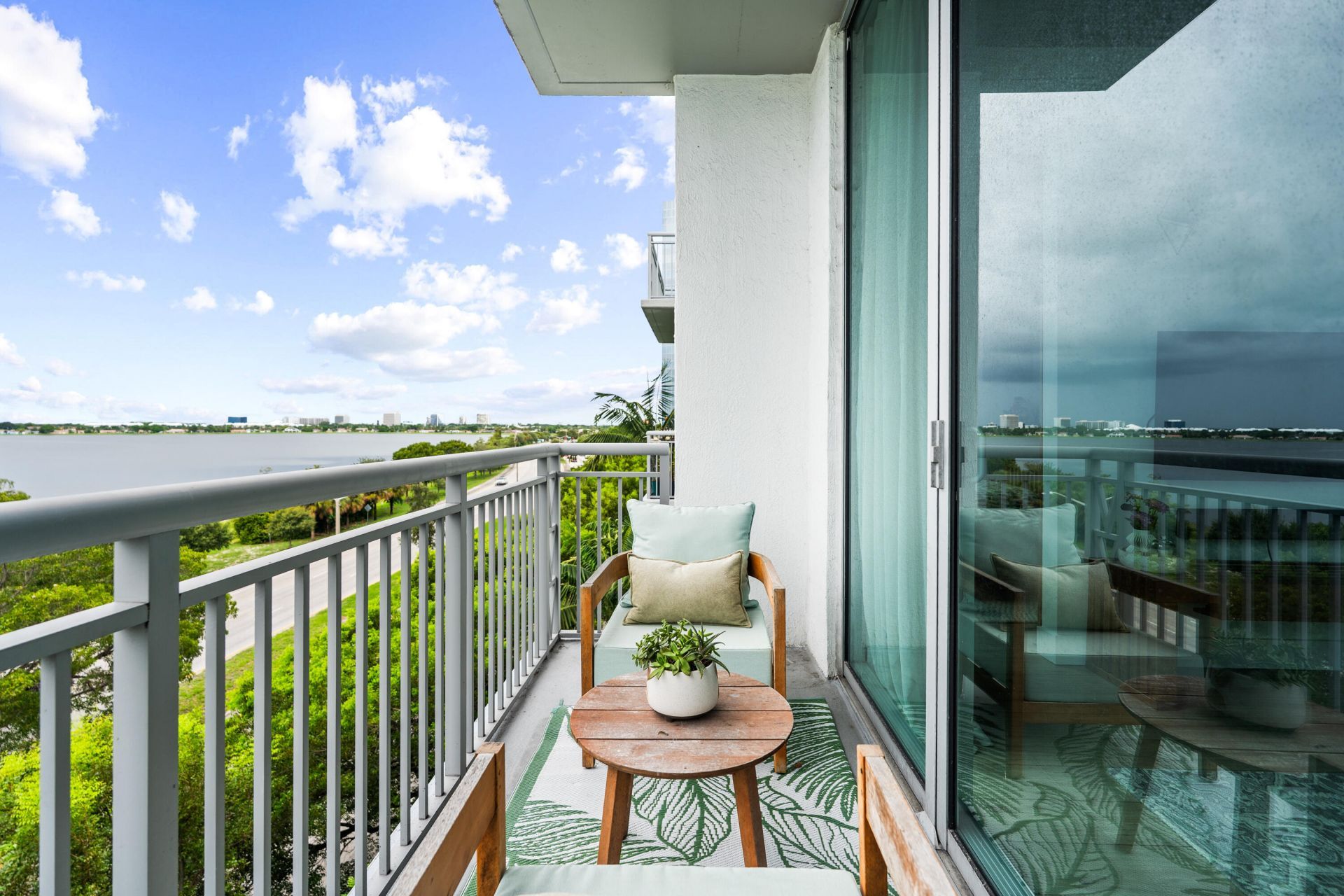 300 S Australian Avenue, Unit 425, West Palm Beach, FL 33401 Photo