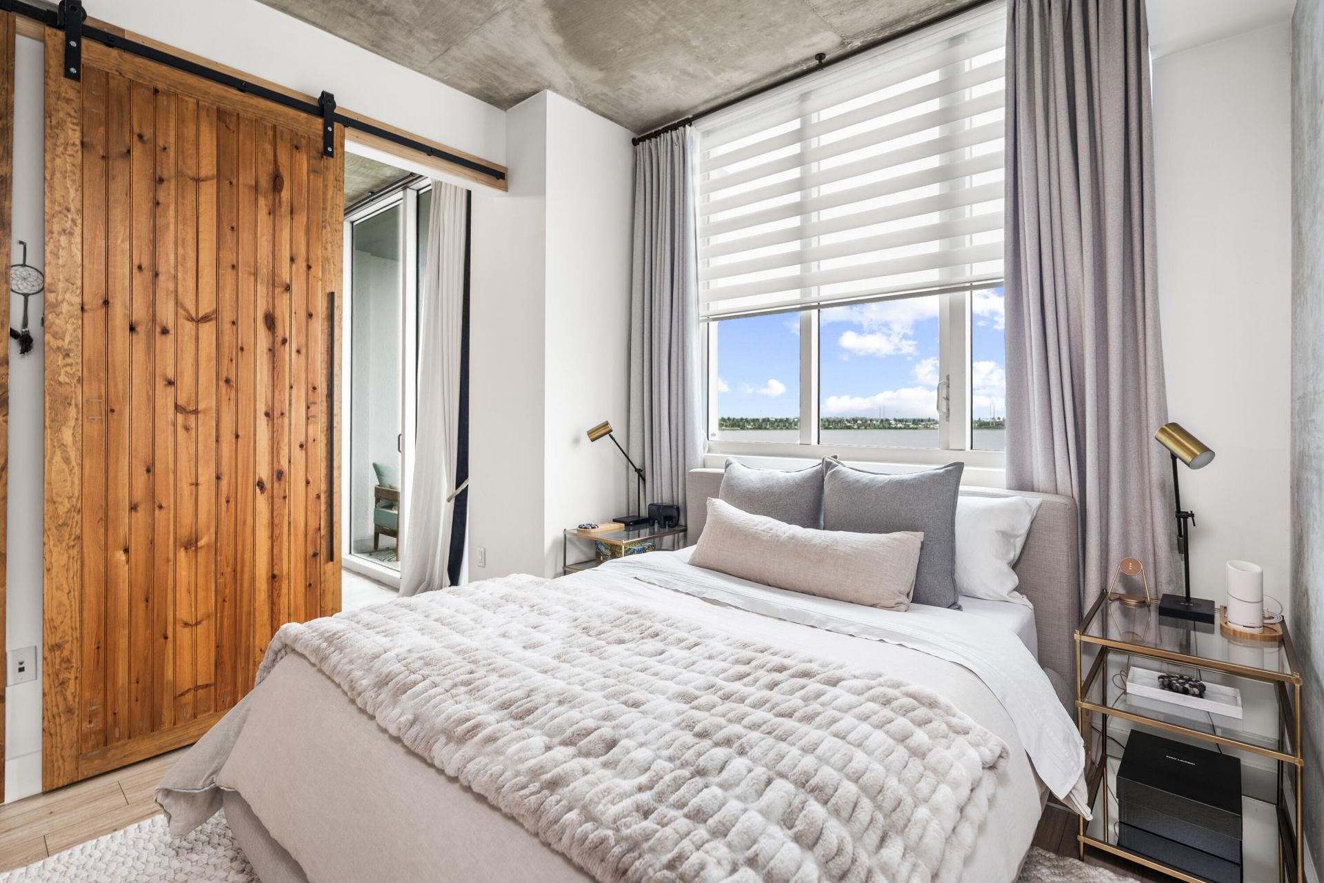 300 S Australian Avenue, Unit 425, West Palm Beach, FL 33401 Photo