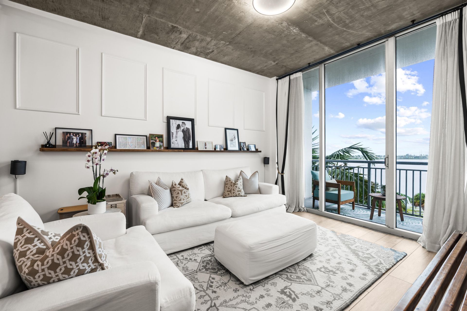 300 S Australian Avenue, Unit 425, West Palm Beach, FL 33401 Photo