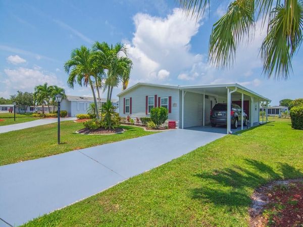 8471 Schefflera Court, Port St. Lucie, FL 34952