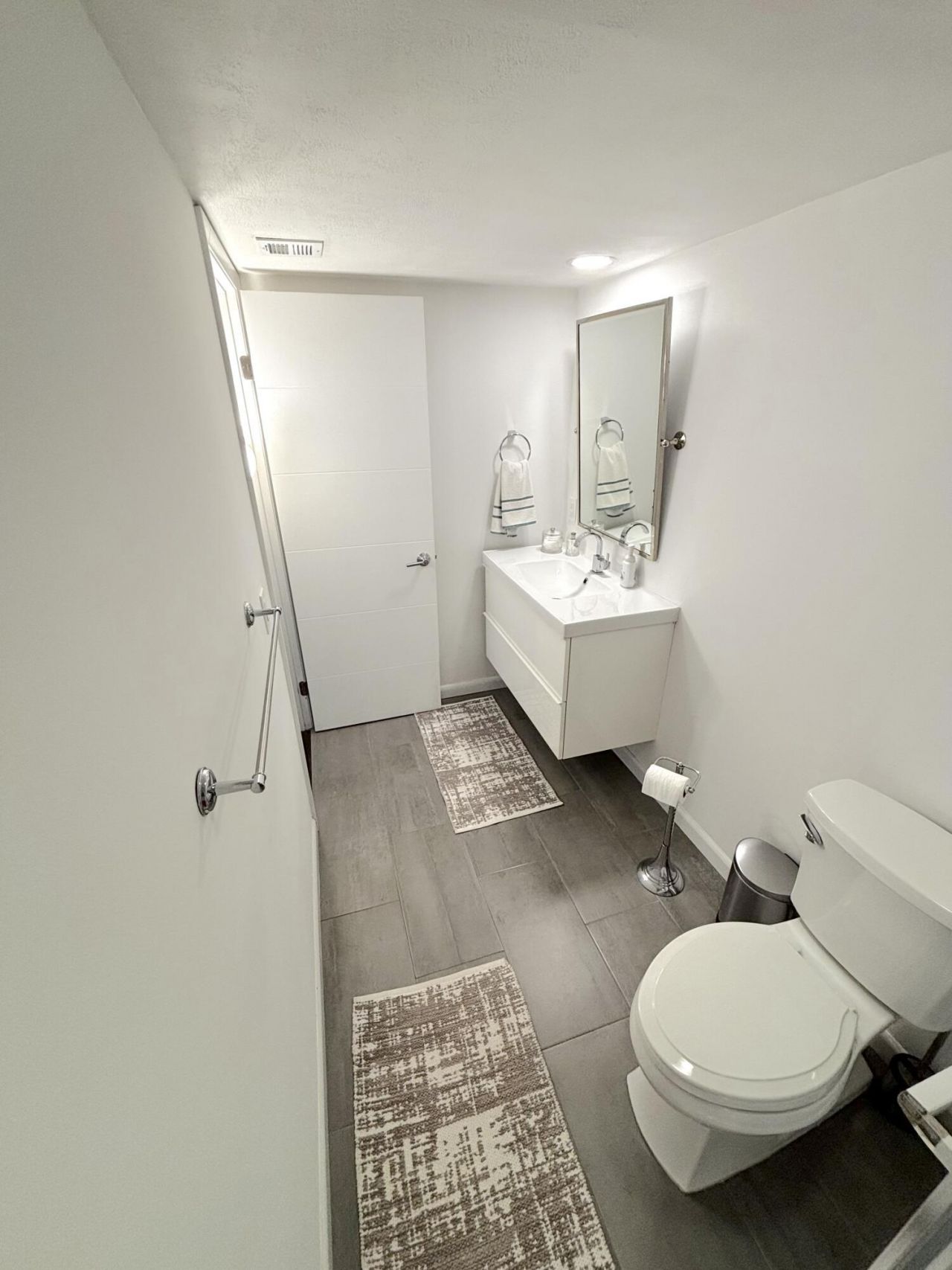 1700 Embassy Drive, Unit 403, West Palm Beach, FL 33401 Photo