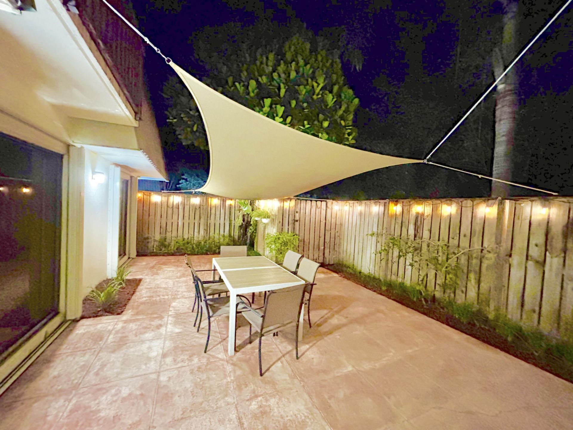 1700 Embassy Drive, Unit 403, West Palm Beach, FL 33401 Photo