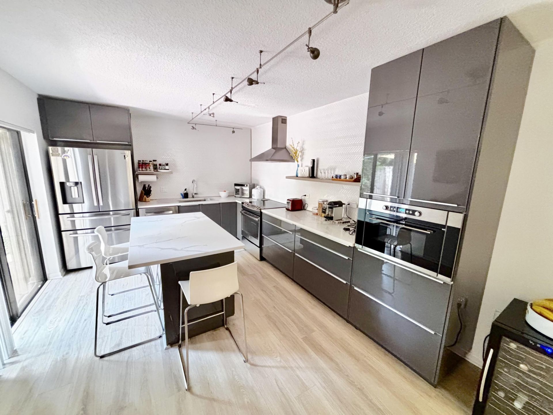 1700 Embassy Drive, Unit 403, West Palm Beach, FL 33401 Photo
