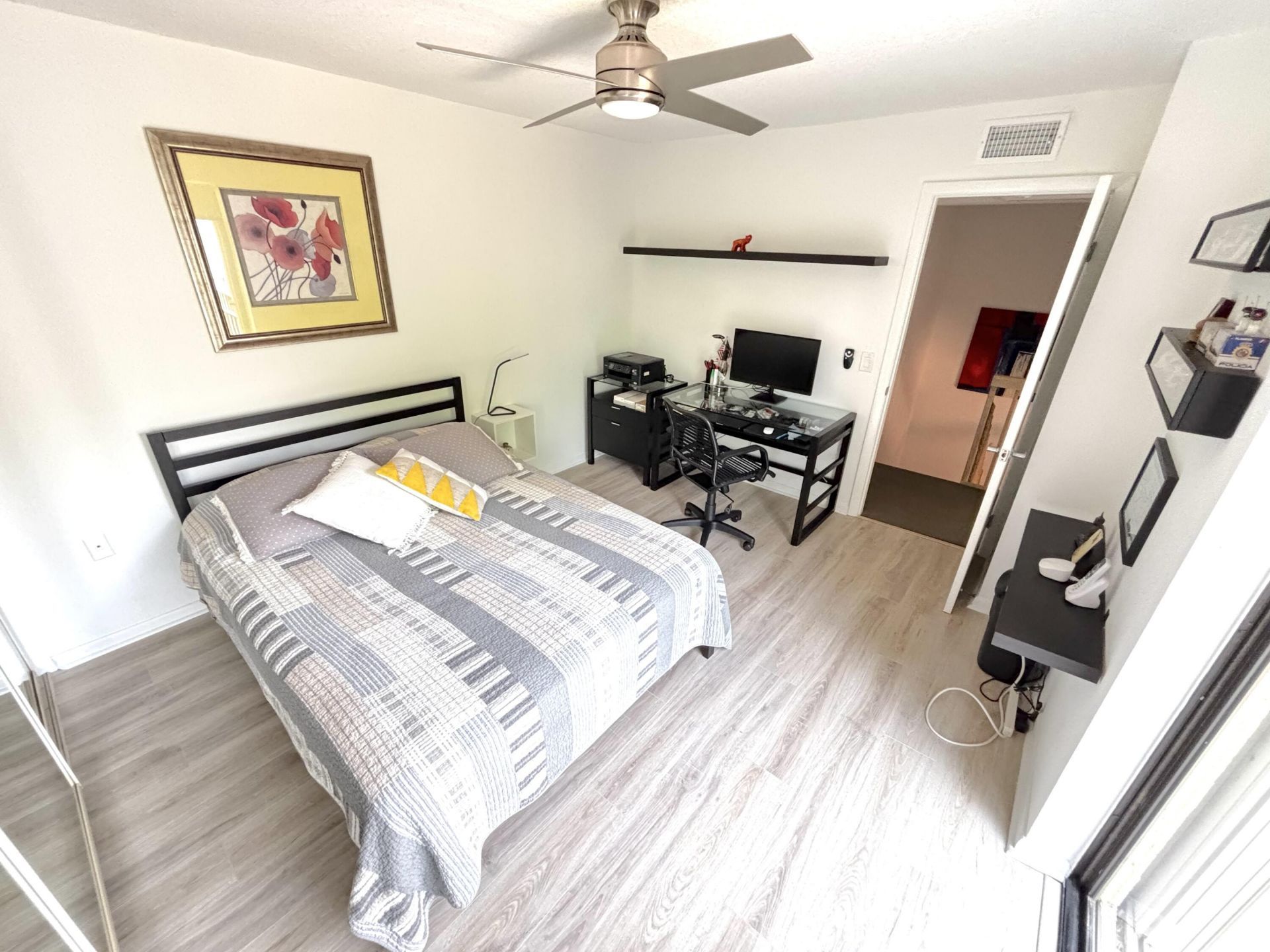 1700 Embassy Drive, Unit 403, West Palm Beach, FL 33401 Photo