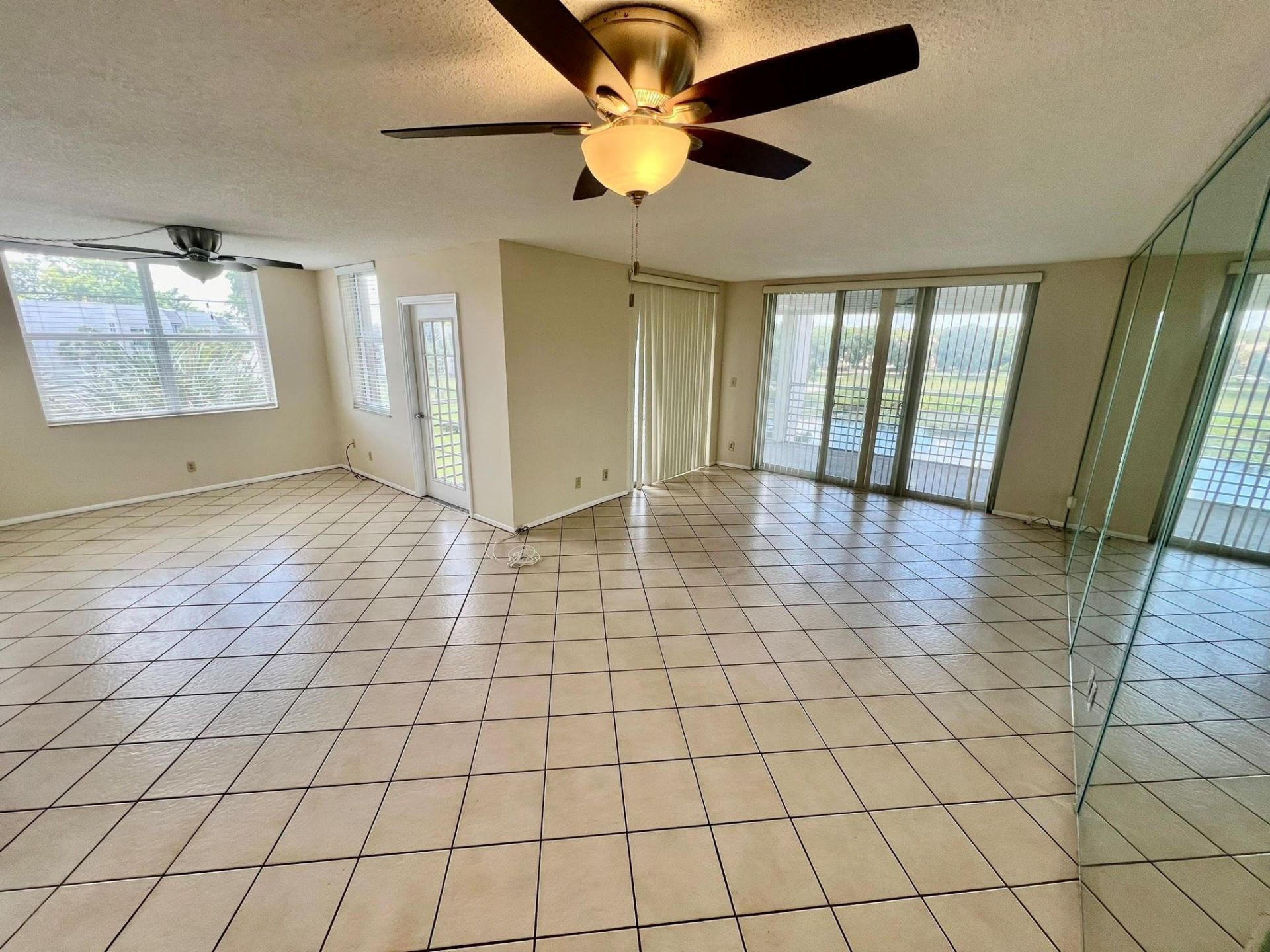 9450 Poinciana Place, Unit 416, Davie, FL 33324 Photo