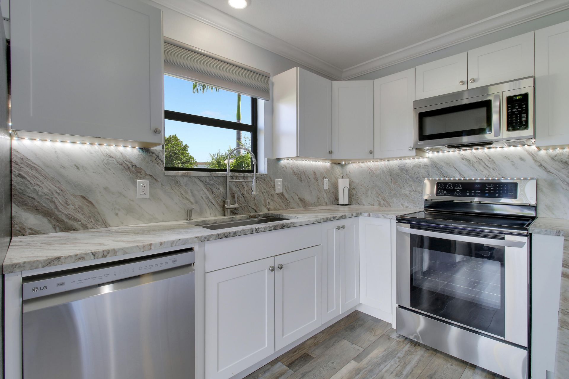 110 N Delaware Boulevard, Unit 8B, Jupiter, FL 33458 Photo