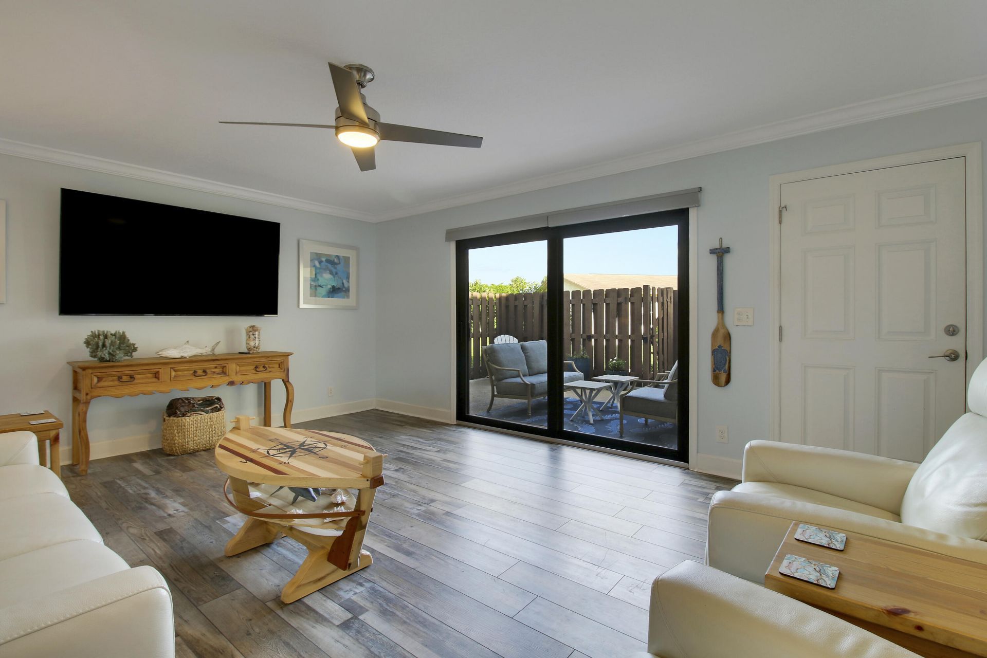 110 N Delaware Boulevard, Unit 8B, Jupiter, FL 33458 Photo