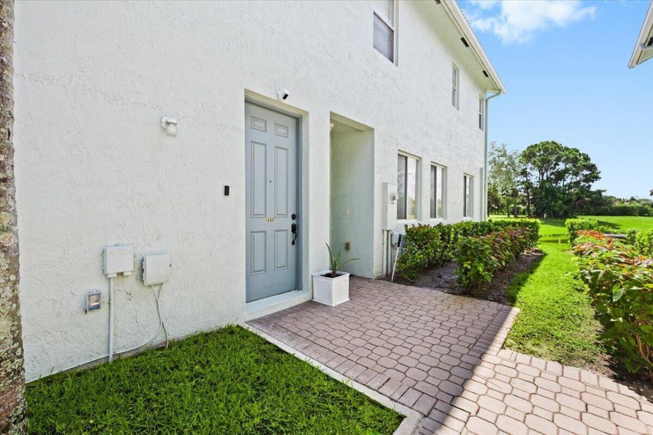 3175 Laurel Ridge Circle, Riviera Beach, FL 33404 Photo