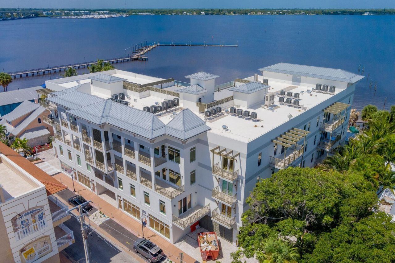 41 SW Seminole Street, Unit 410, Stuart, FL 34994 Photo