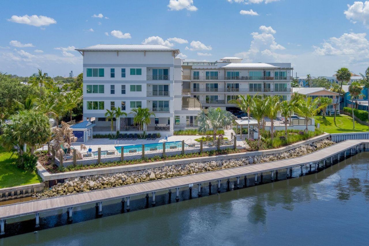 41 SW Seminole Street, Unit 410, Stuart, FL 34994 Photo