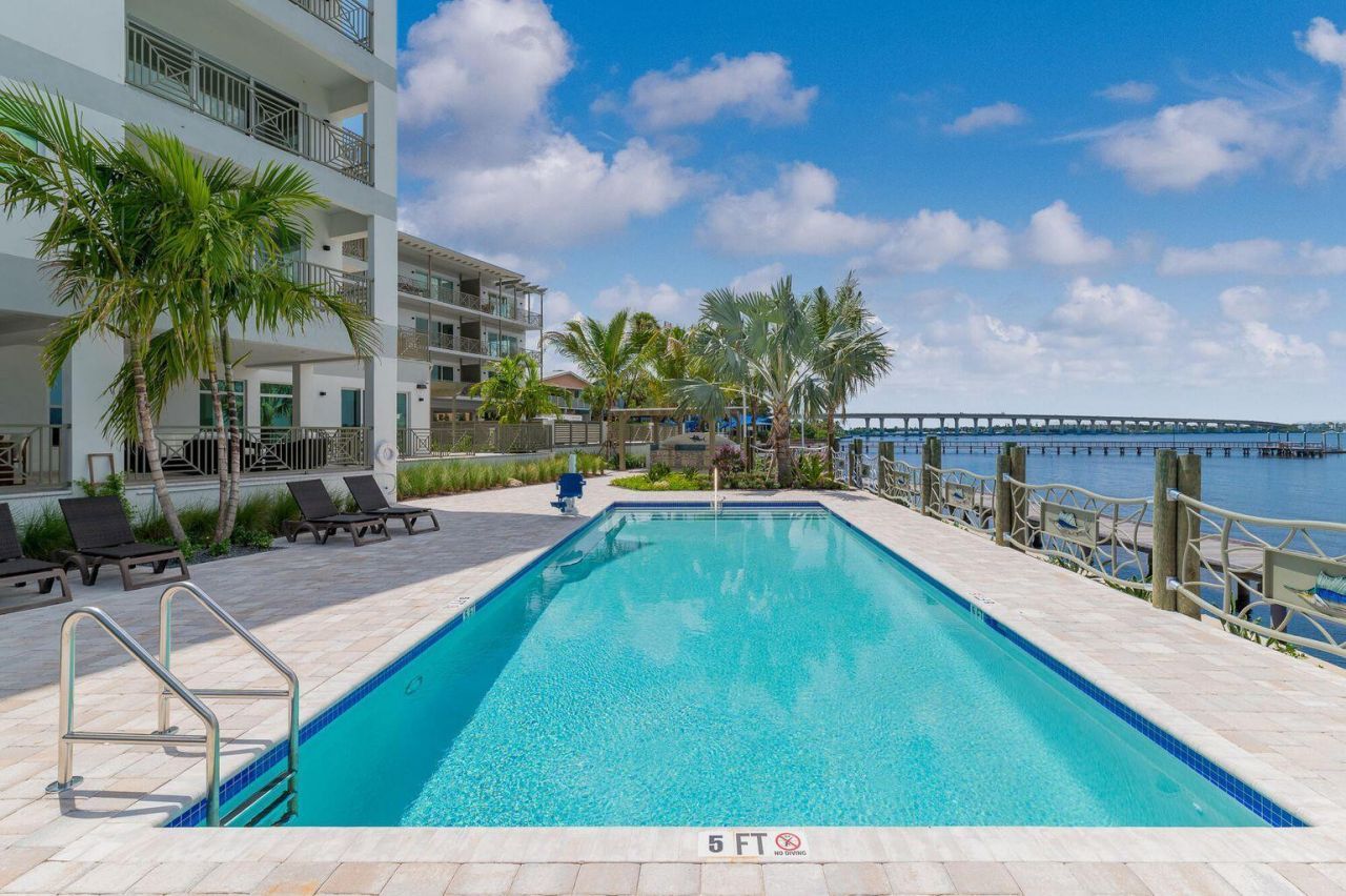 41 SW Seminole Street, Unit 410, Stuart, FL 34994 Photo