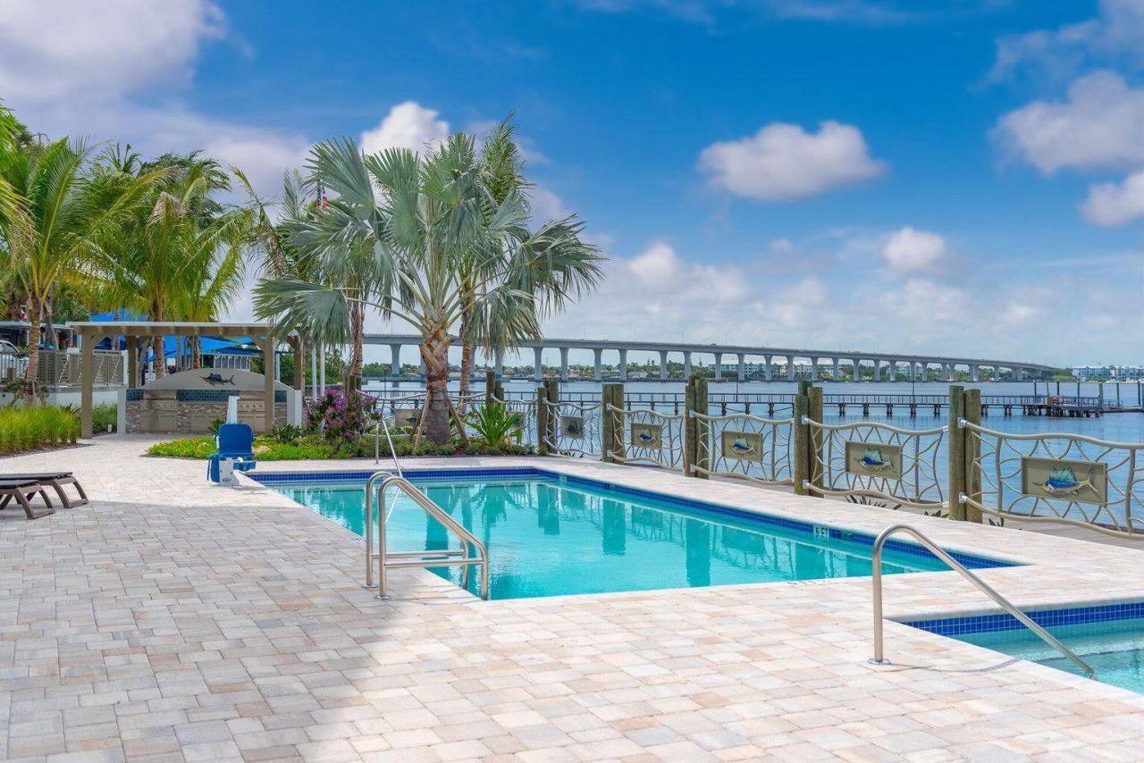 41 SW Seminole Street, Unit 410, Stuart, FL 34994 Photo