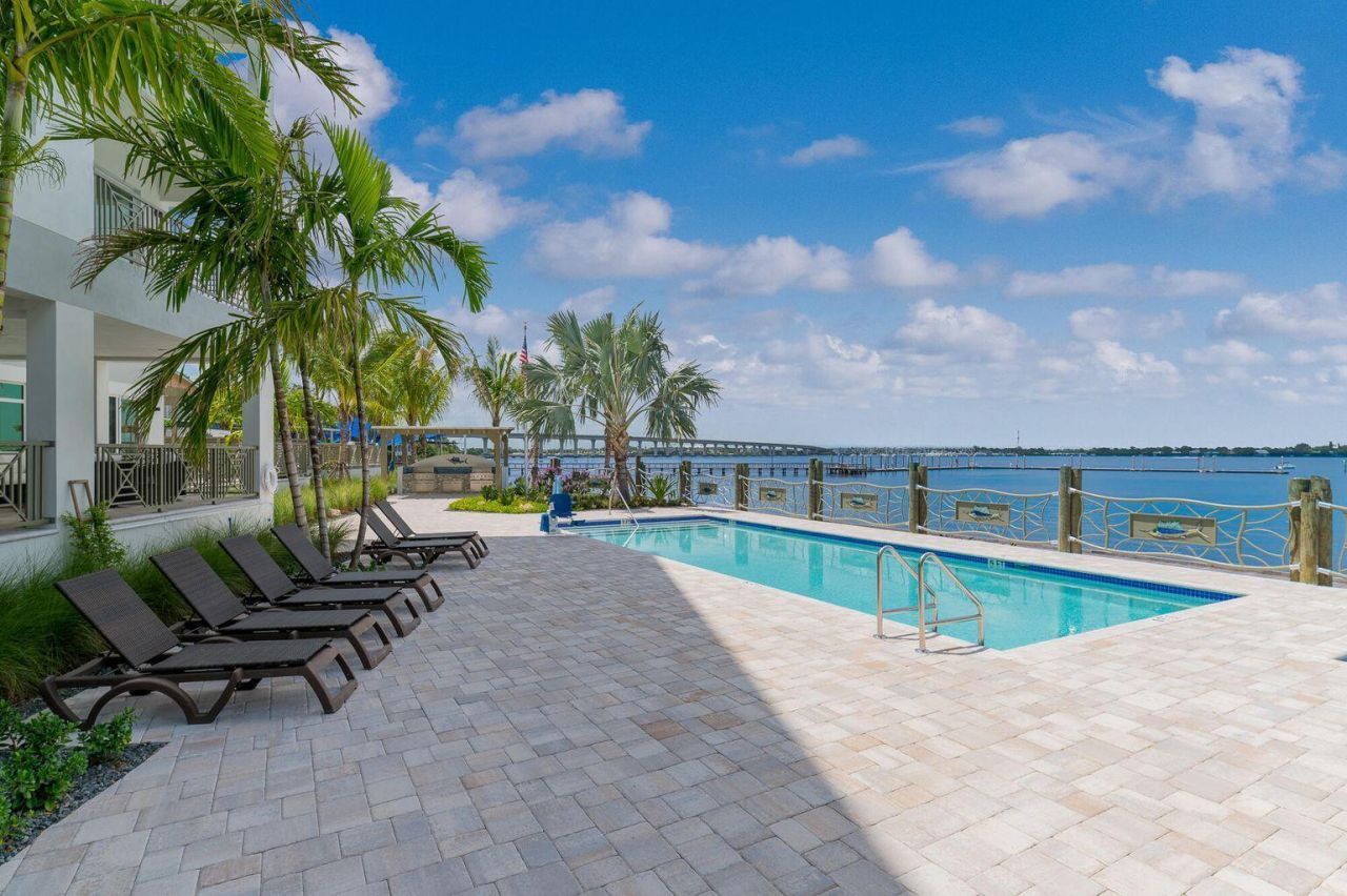 41 SW Seminole Street, Unit 410, Stuart, FL 34994 Photo