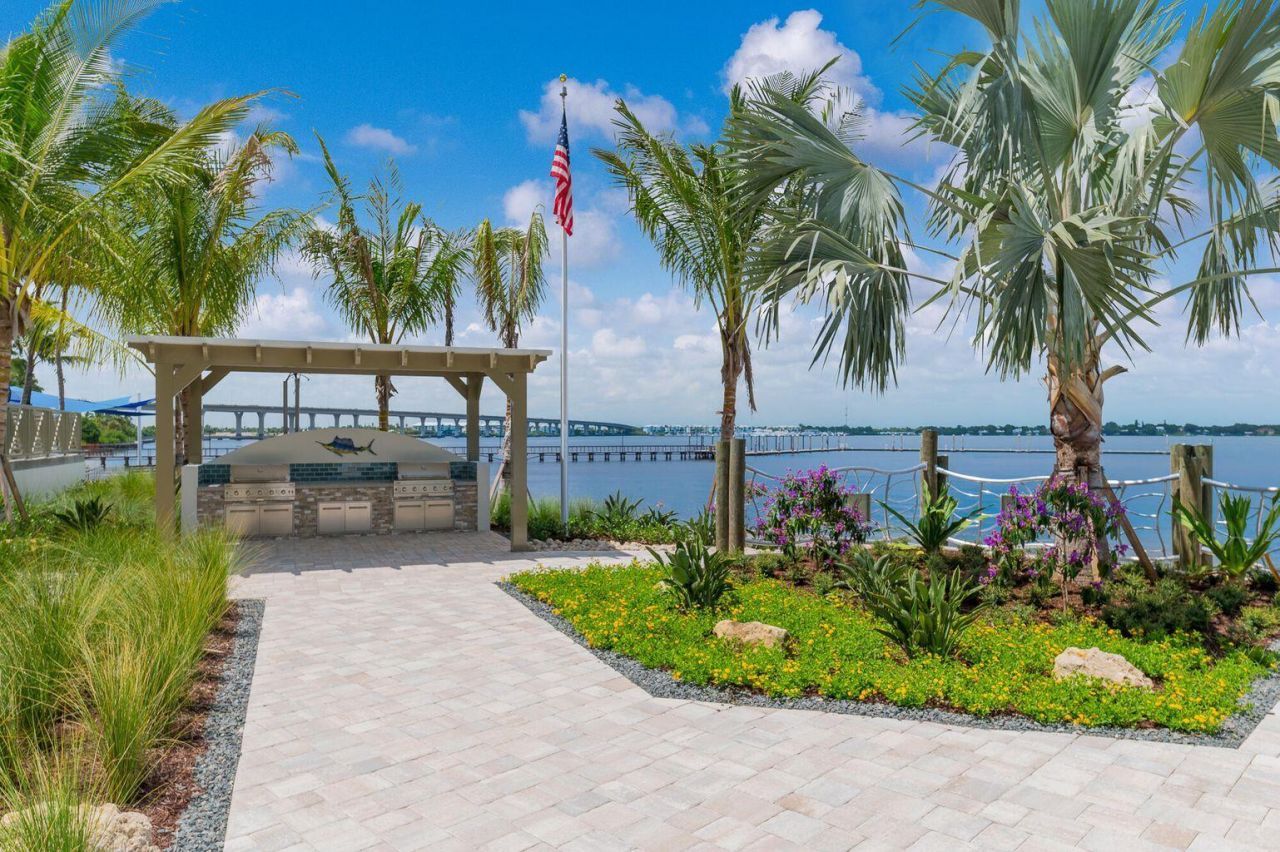 41 SW Seminole Street, Unit 410, Stuart, FL 34994 Photo