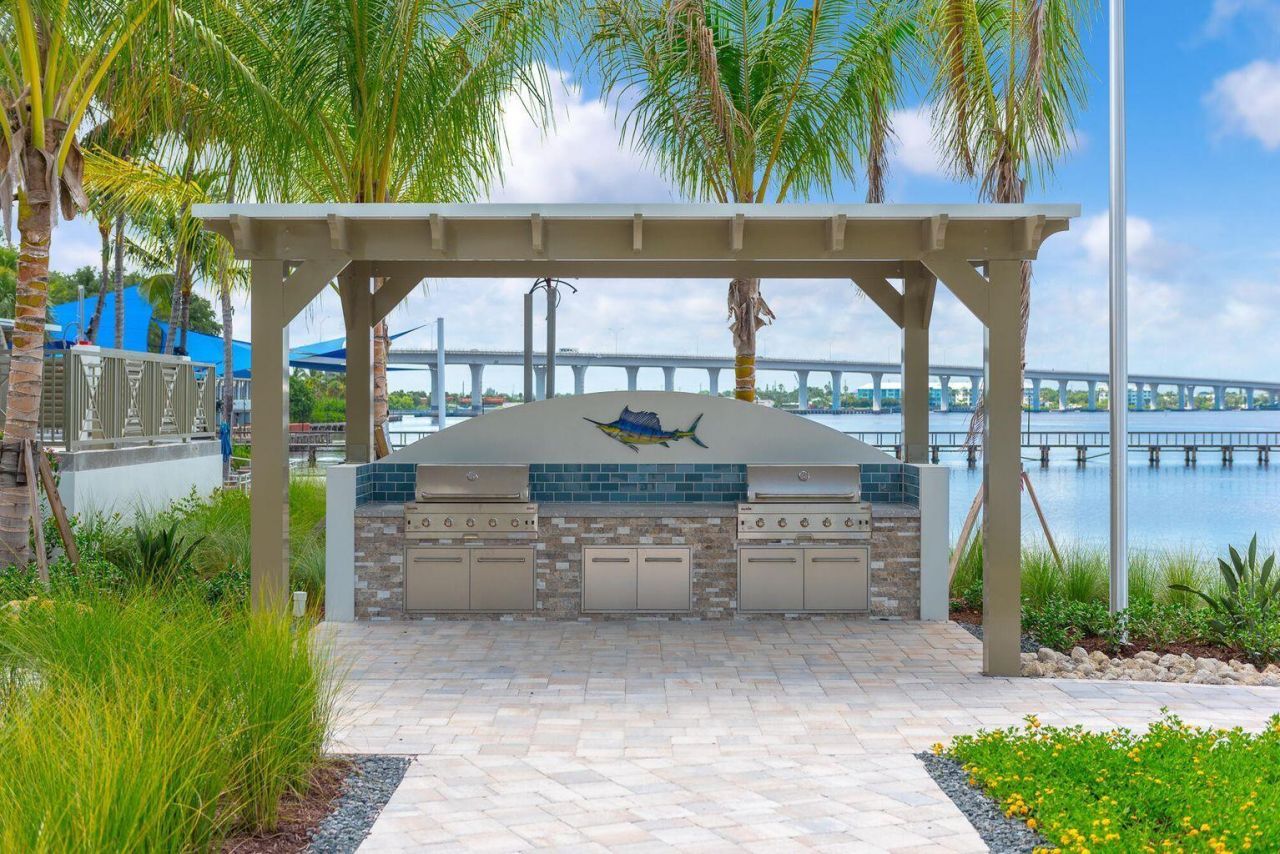 41 SW Seminole Street, Unit 410, Stuart, FL 34994 Photo