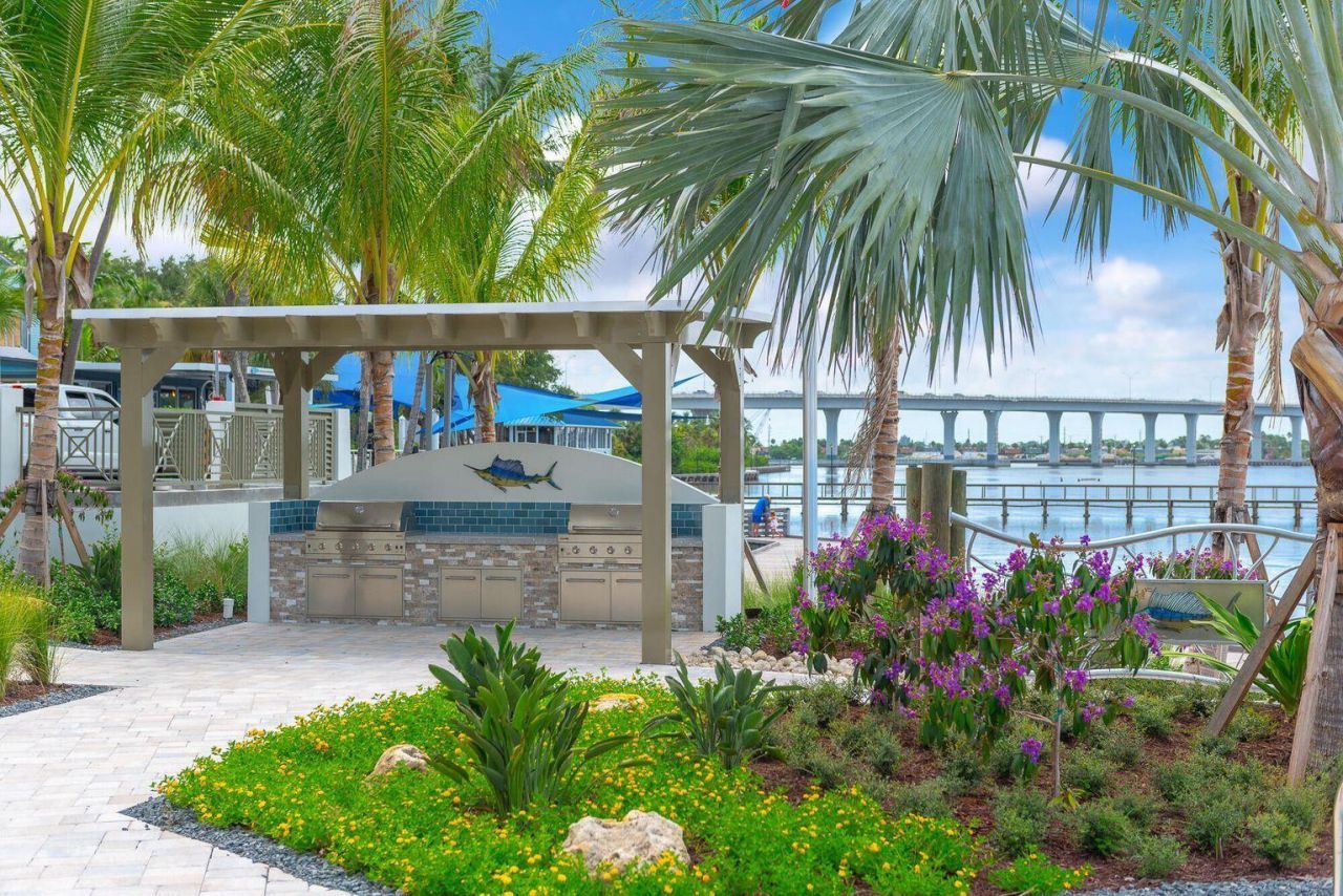 41 SW Seminole Street, Unit 410, Stuart, FL 34994 Photo