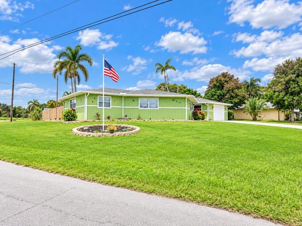 1525 SE HOLIDAY Road, Port St. Lucie, FL 34952