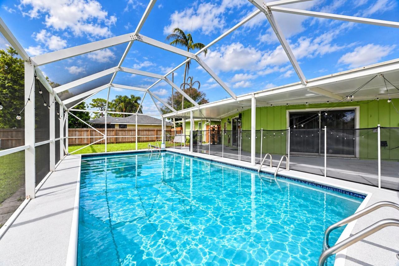 1525 SE Holiday Road, Port Saint Lucie, FL 34952 Photo