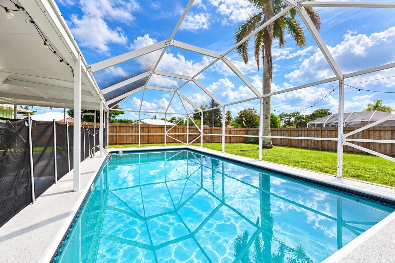 1525 SE Holiday Road, Port Saint Lucie, FL 34952 Photo