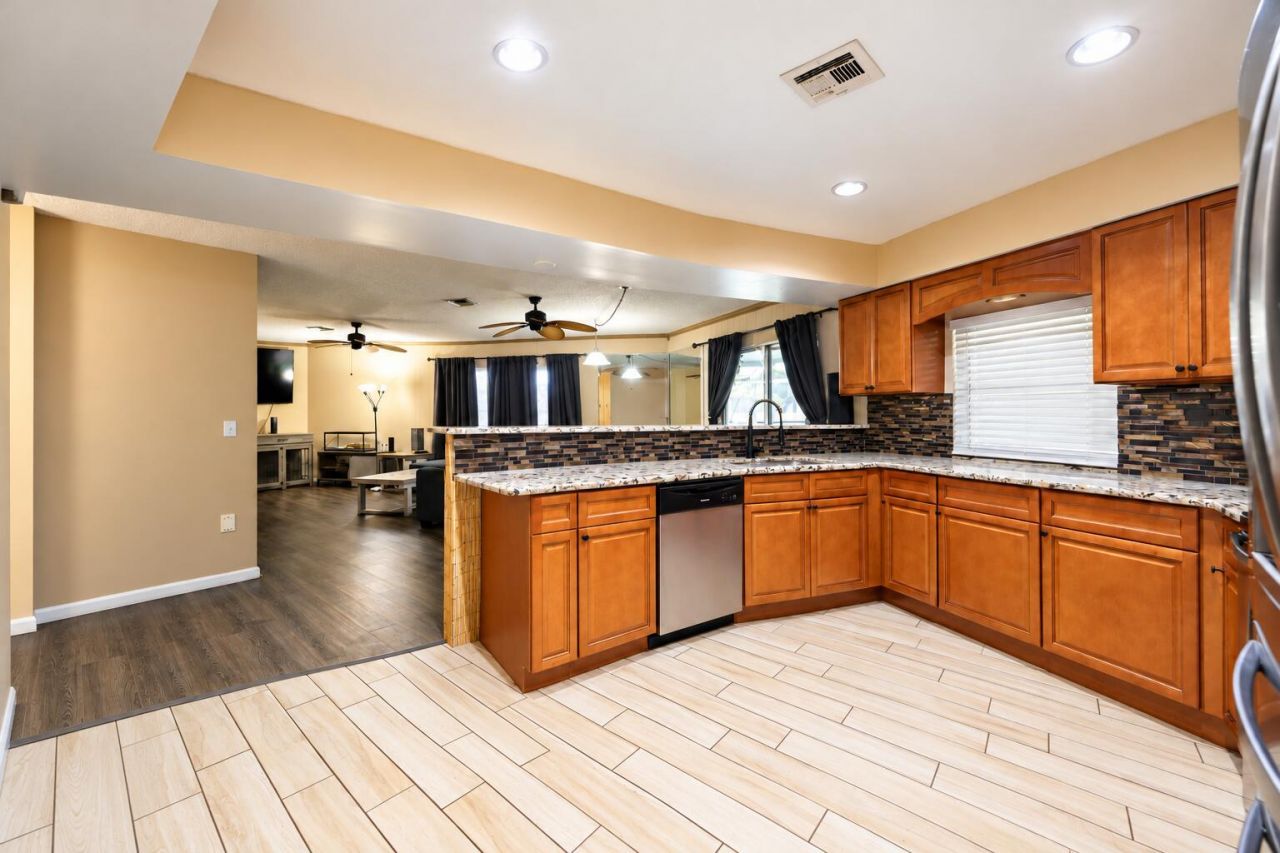 1525 SE Holiday Road, Port Saint Lucie, FL 34952 Photo
