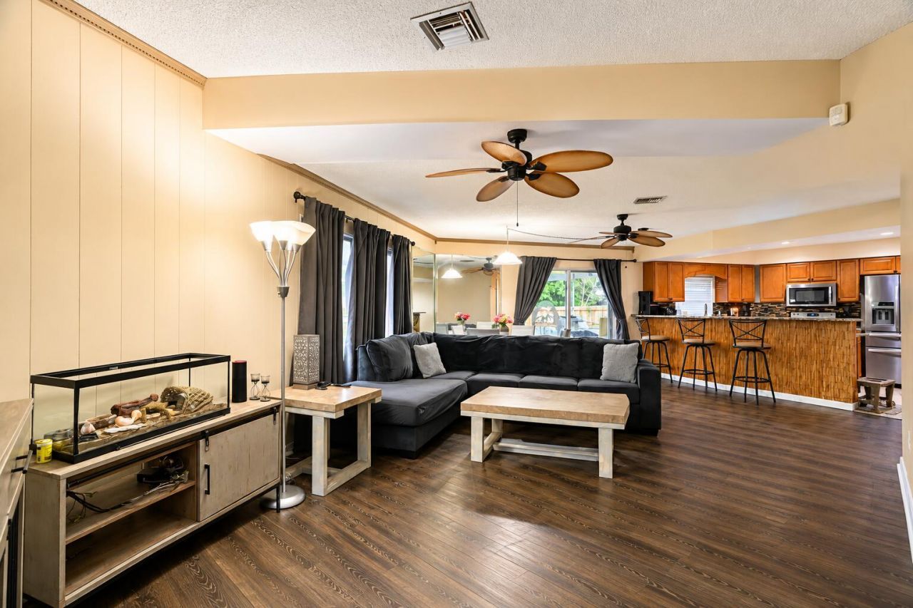 1525 SE Holiday Road, Port Saint Lucie, FL 34952 Photo