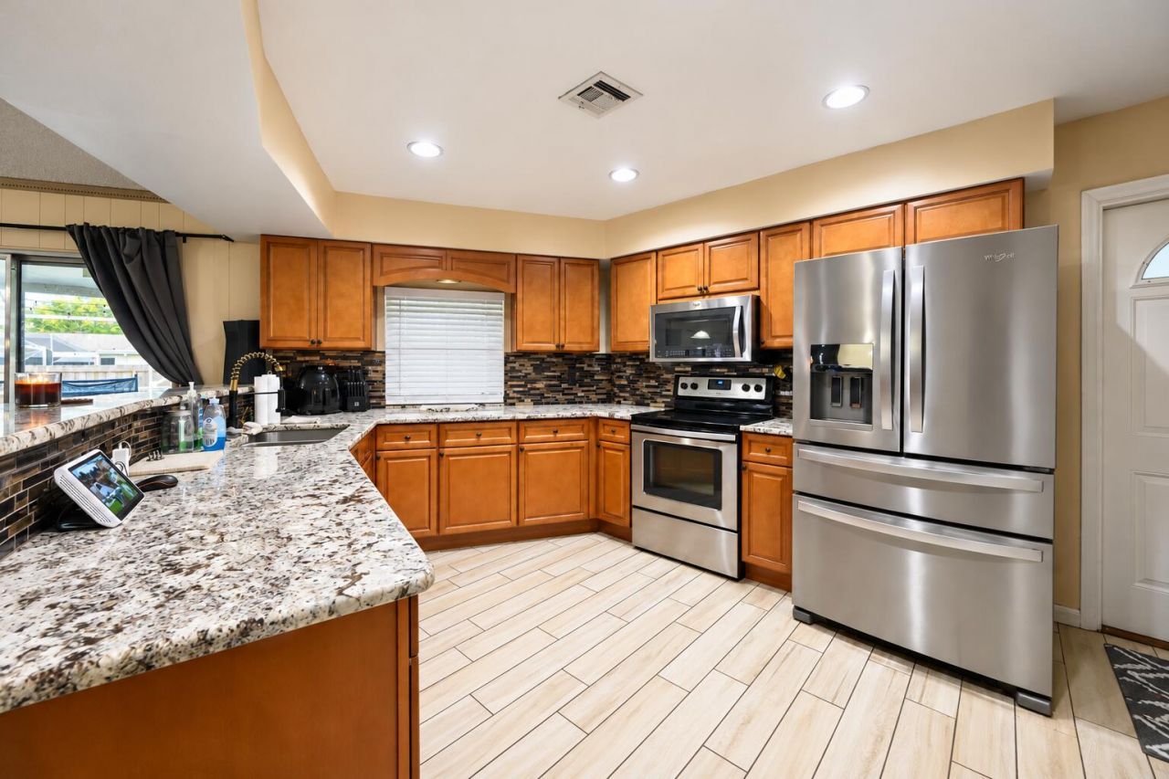 1525 SE Holiday Road, Port Saint Lucie, FL 34952 Photo
