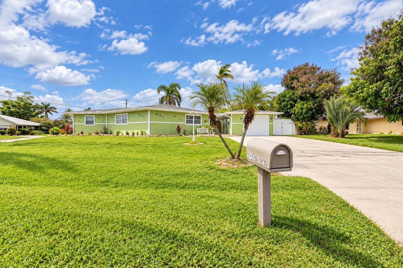 1525 SE Holiday Road, Port Saint Lucie, FL 34952 Photo