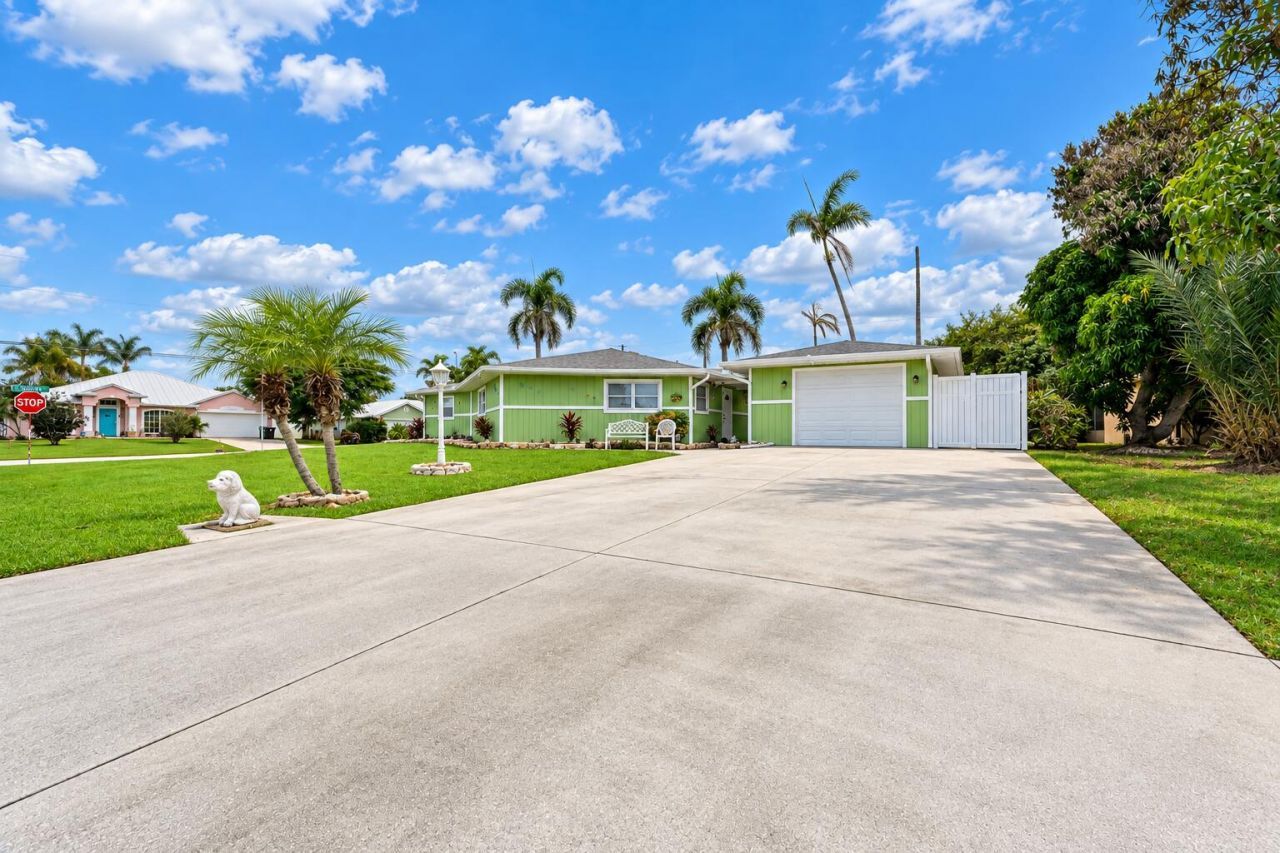 1525 SE Holiday Road, Port Saint Lucie, FL 34952 Photo