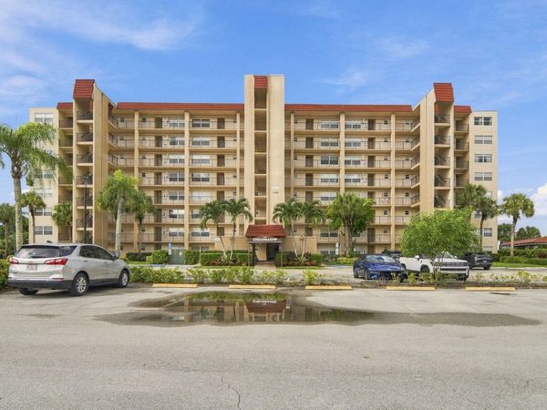 3465 Via Poinciana, Unit 405, Lake Worth, FL 33467
