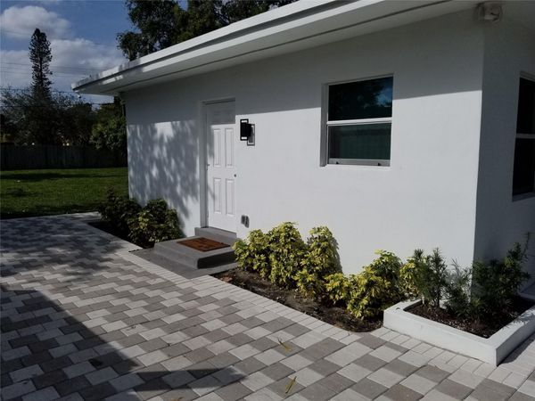 4217 SW 61st Avenue, Davie, FL 33314