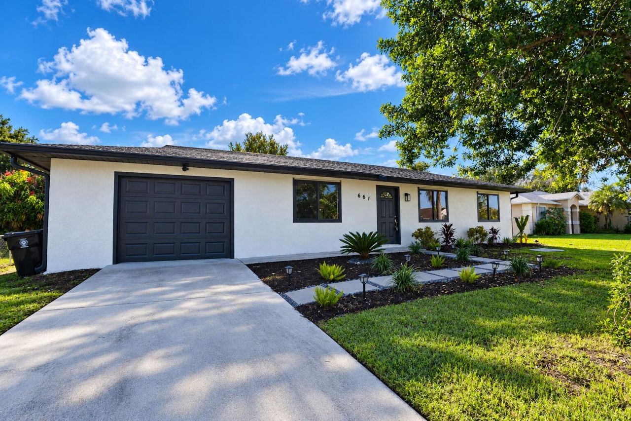 661 SW Cynthia Street, Port Saint Lucie, FL 34983 Photo