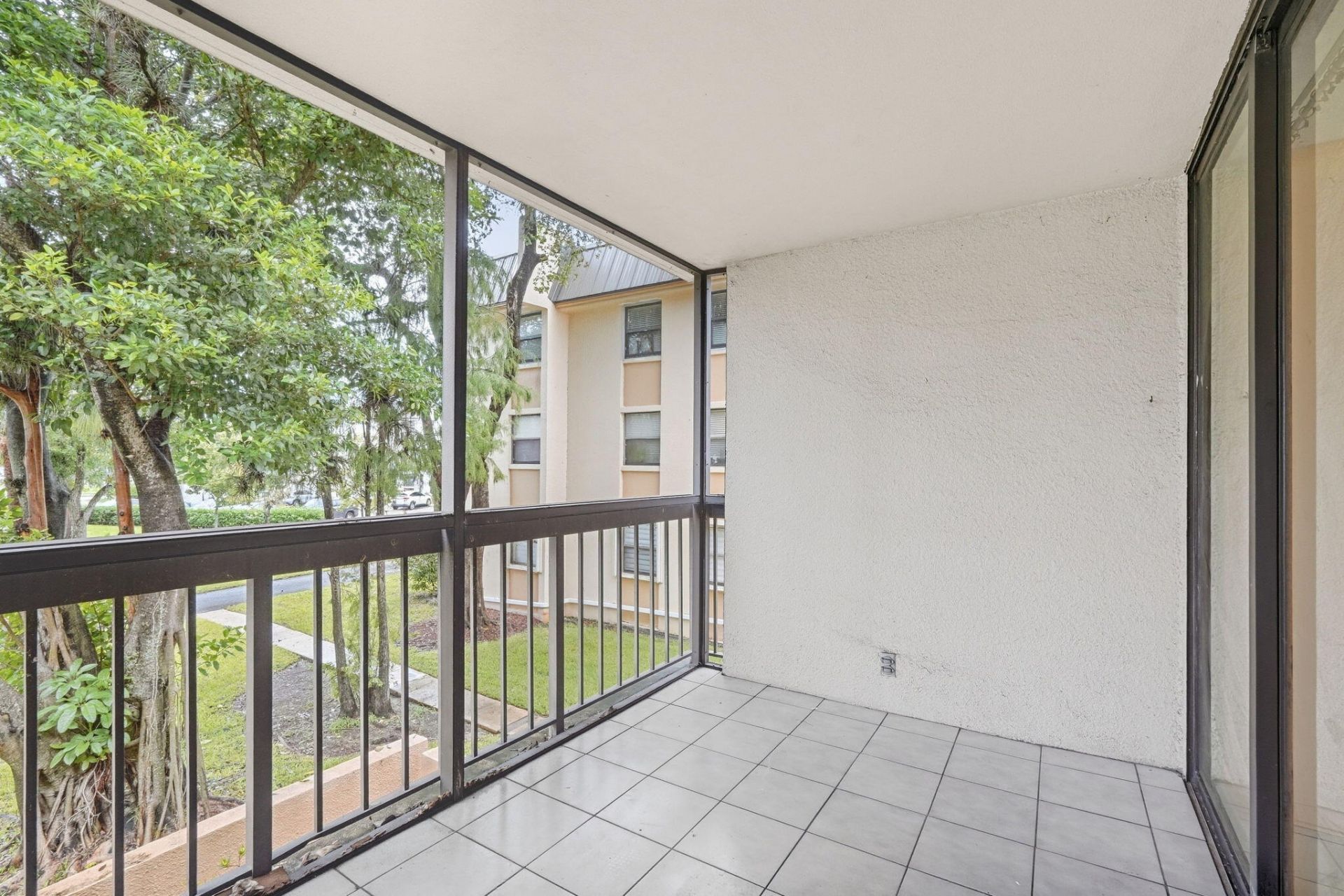 8425 Forest Hills Drive, Unit 205, Coral Springs, FL 33065 Photo