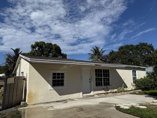 2829 SHAWNEE Road, West Palm Beach, FL 33406