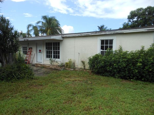 2829 SHAWNEE Road, West Palm Beach, FL 33406