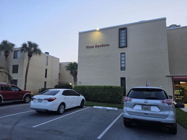 733 SE 1st Way, Unit 102, Deerfield Beach, FL 33441