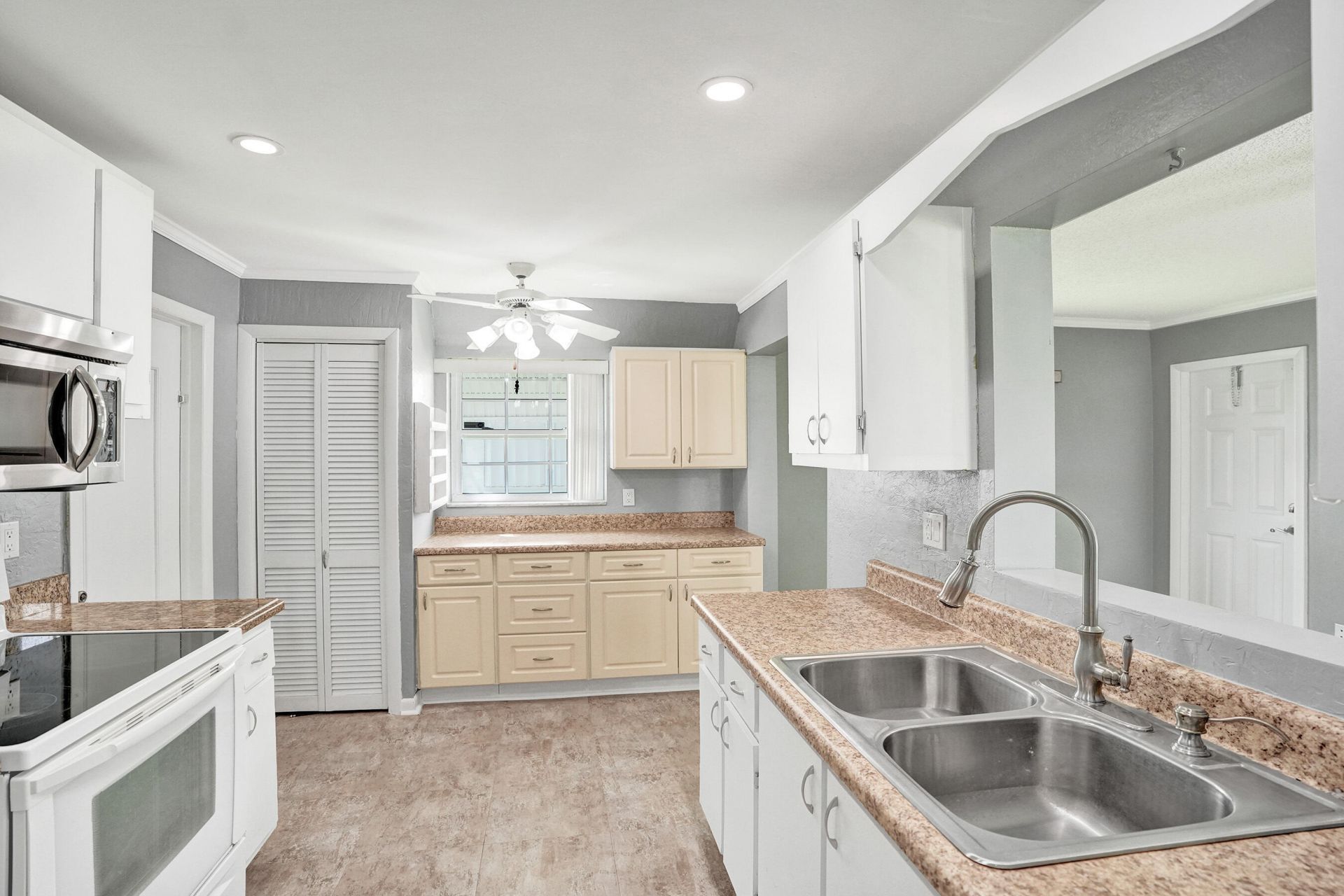 1013 SW 15th Street, Boynton Beach, FL 33426 Photo