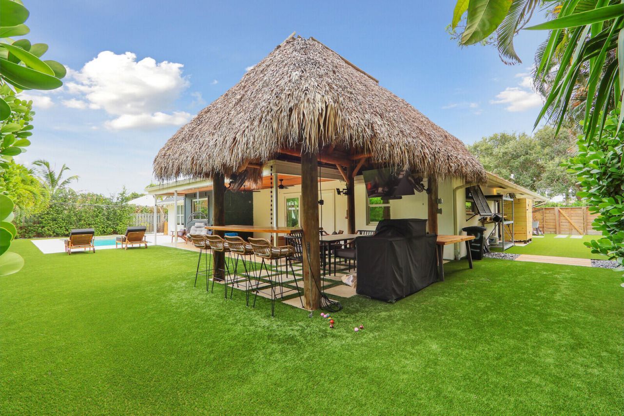354 Country Club Drive, Tequesta, FL 33469 Photo