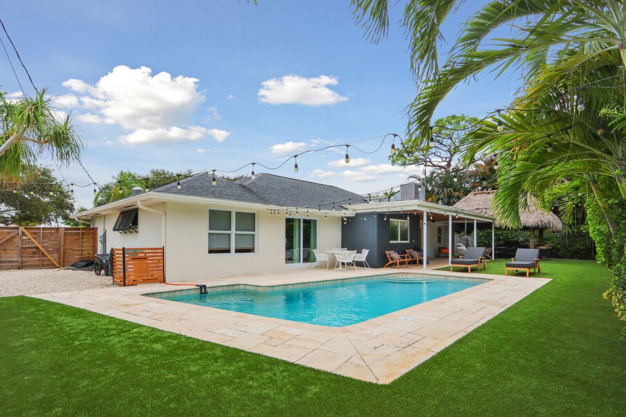 354 Country Club Drive, Tequesta, FL 33469 Photo