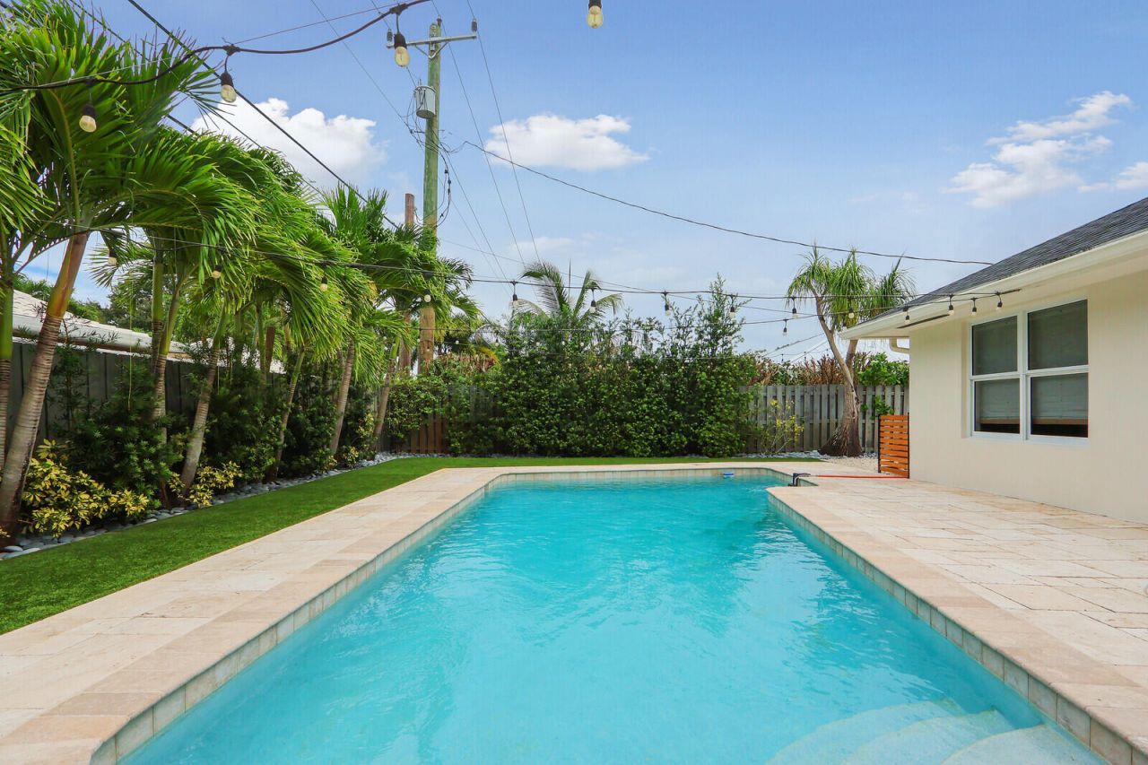 354 Country Club Drive, Tequesta, FL 33469 Photo