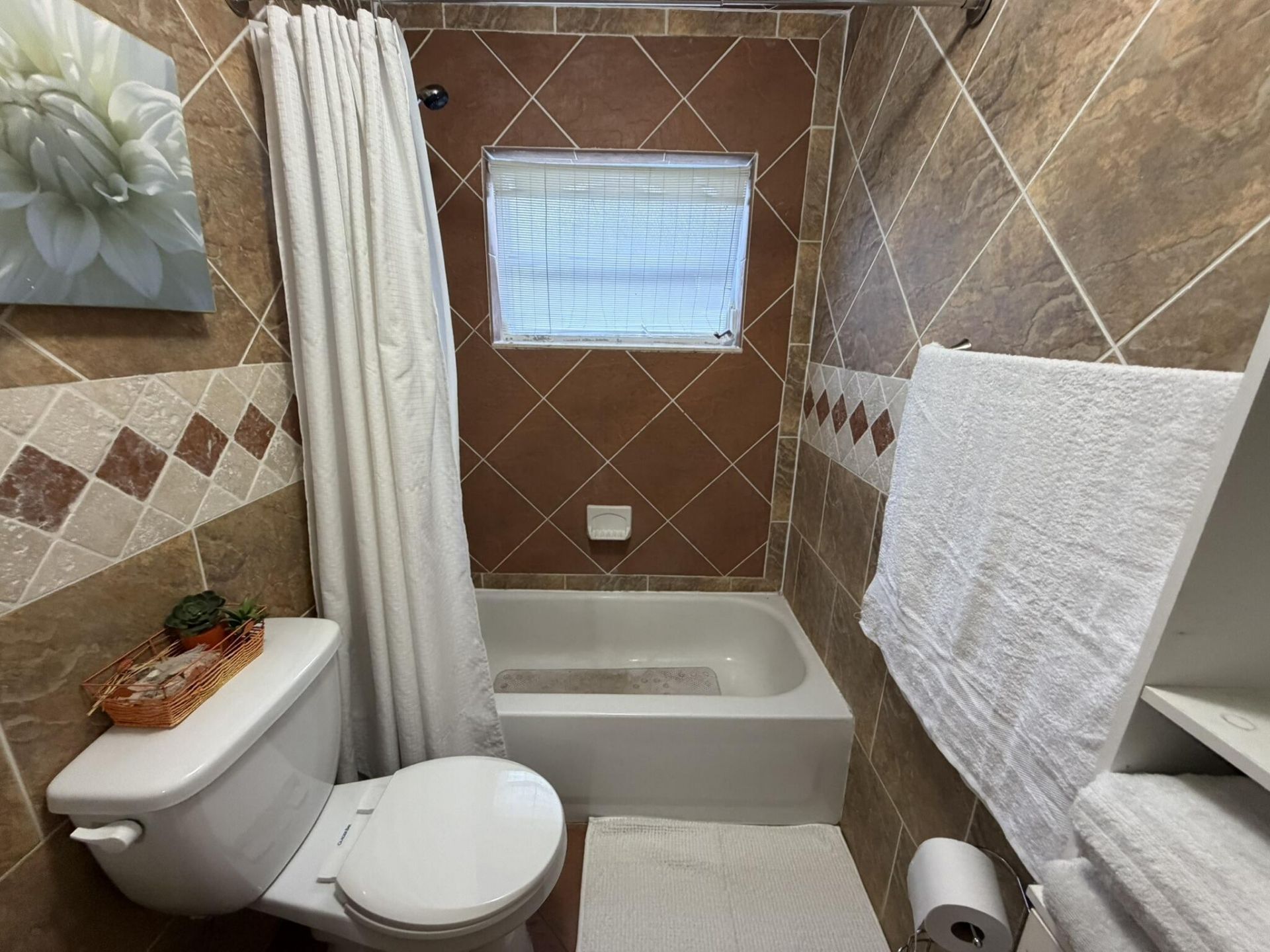 8201 NW 103rd Avenue, Tamarac, FL 33321 Photo